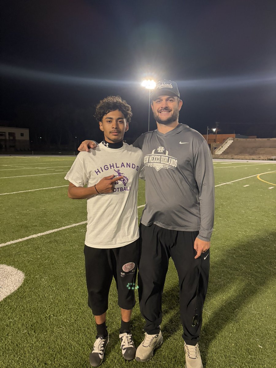 Jacob_Vas13's tweet photo. Thank you @CoachMyers_ @CoachTaufaasau for an amazing camp last night and thank you to @CoachTwelveGage for the camp invite @Manzano_FB @CoachHolguin16 https://t.co/Qh0A5wEoP8
