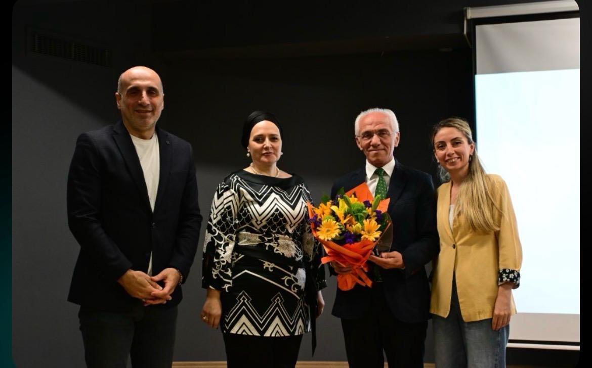 HASAL1984's tweet photo. Panel kapsamında öğrencilerimiz; imparatorluktan ulus-devlete geçiş, egemenlik ve kimlik, modern yurttaşlık anlayışı ve fikir hareketlerinin toplumsal etkileri üzerine sunumlar gerçekleştirdi.
Emeği geçen öğretmen ve öğrencilerimizi tebrik ediyoruz. https://t.co/TxpQRUsSba