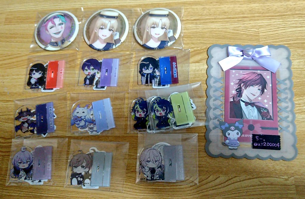 ut200004's tweet photo. 【交換】
にじさんじ　缶バッジビスケット2
チョコエッグ

求）画像2.3.4
譲）画像1

⚠固定必読 https://t.co/XkFDUrNJAg