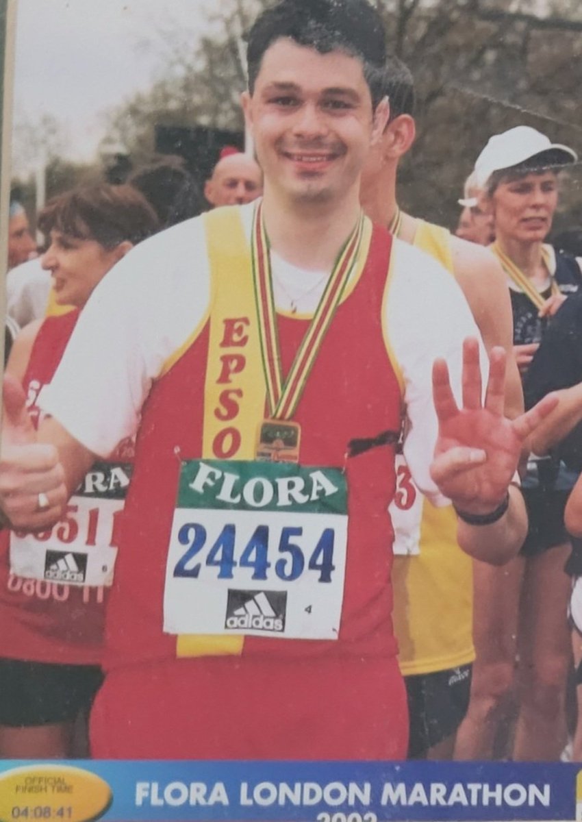 StevenClarke86's tweet photo. Happy belated #globalrunningday which was yesterday. Pic from 2002 #londonmarathon https://t.co/rwp8iqNeLo