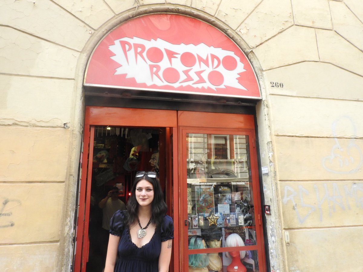 shuttrrbugg's tweet photo. had the pleasure of visiting profondo rosso, the store/exhibit owned by dario argento 🖤🖤🖤 https://t.co/Wbt1uzJelI