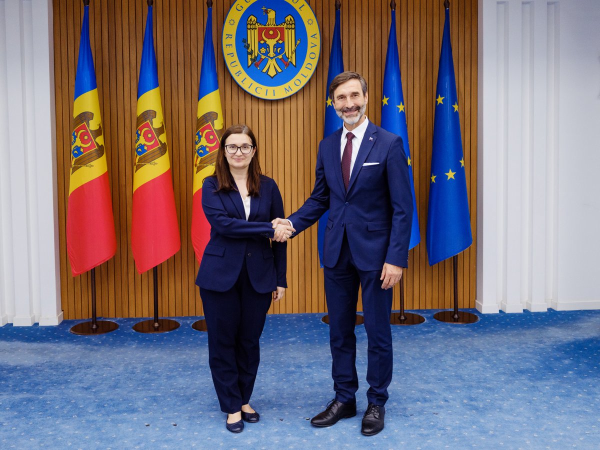 cgherasimov's tweet photo. Glad to welcome 🇸🇰's FM Blanár to Chișinău today.

At a crucial moment for our 🇪🇺 integration, we appreciate Slovakia’s steadfast support for our EU accession process.

We discussed next steps on 🇲🇩’s path to EU membership, regional security &amp; deepening bilateral cooperation. https://t.co/zHX5w5Ii6G