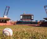 InfAvilmat's tweet photo. Los Leones de Industriales vencieron hoy 4-3 a los Leñadores de Las Tunas en el estadio Latinoamericano y ampliaron su ventaja en la cima de la IV Liga Élite del Béisbol Cubano. 
@PaulinoPrezVie1
@KSantile https://t.co/suLLDBEOA0