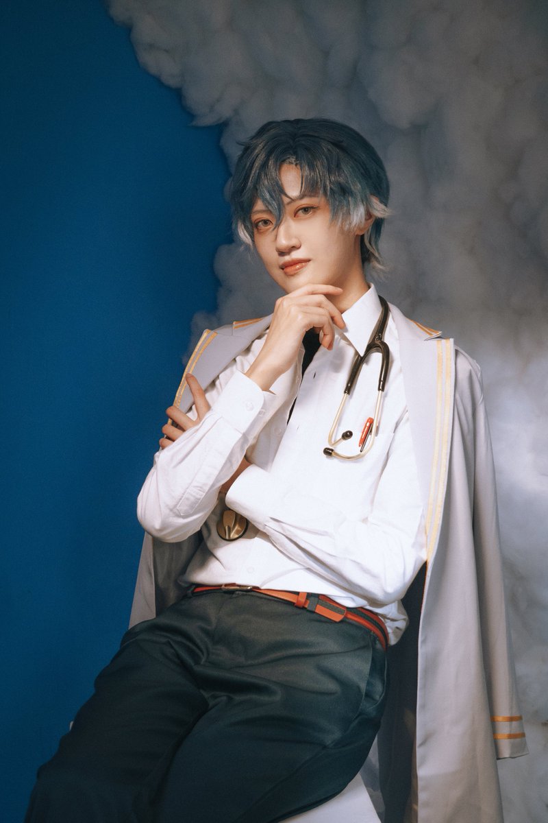 _Tmo_omT_'s tweet photo. Cos/mhyk

神様だった頃
北の大魔法使いだった頃
世界征服の頃
と南の国の小さな診療所の医者

フィガロ先生、お誕生日おめでとうございます。

#まほやく_cos #mhyk_cos
#フィガロ生誕祭2026 
#フィガロ誕生祭2026 https://t.co/VZhXralBWH