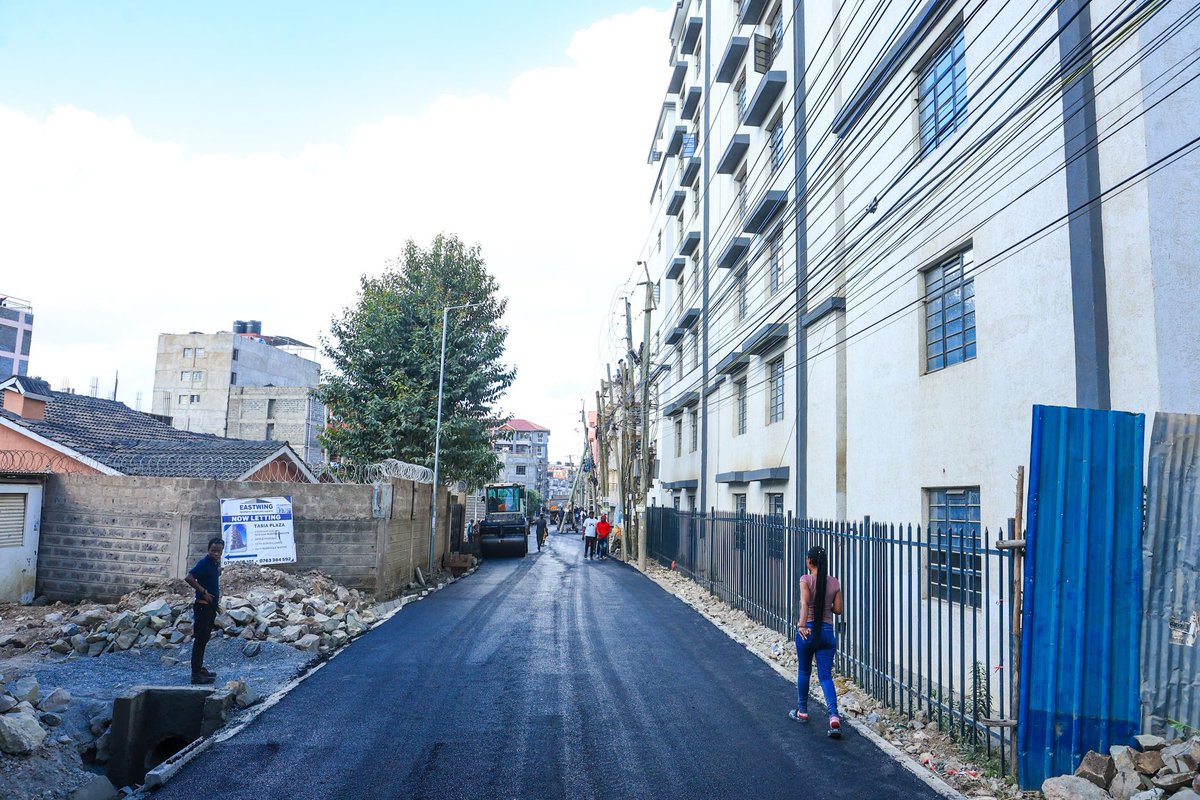 NickWesala's tweet photo. BARABARA SAFI, USAFIRI SAFI, MAISHA SAFI
The road between Starry Brains Academy and Jaynates Place in Tassia is now complete and fully operational.
#BabuKwaSababu
#BilaBabutaabu
#BaadayaBabaniBabu
#PowerReliefKE https://t.co/1dUDNGjWou
