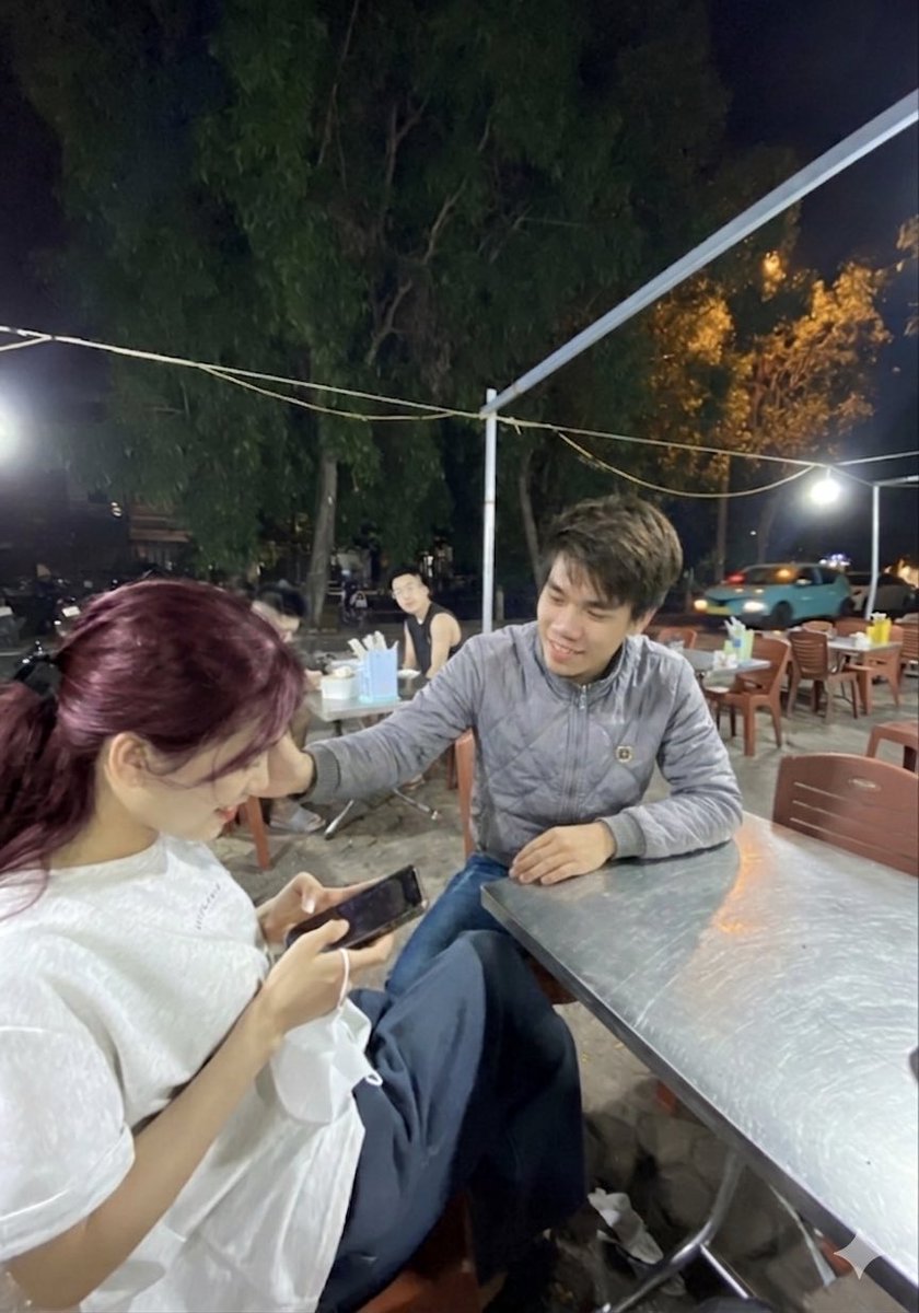 Linh14022002's tweet photo. Húp em đi anh #public #sex https://t.co/a70KKSymug