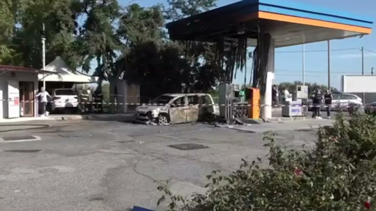 evelio_prieto's tweet photo. 💀⬛️CAPORALATO⬛️💀
1⃣Escándalo en Italia por la matanza de cuatro jornaleros que sólo pedían que se les pagara por su trabajo.
https://t.co/9nleQqTOiX https://t.co/0fIB5JTIul