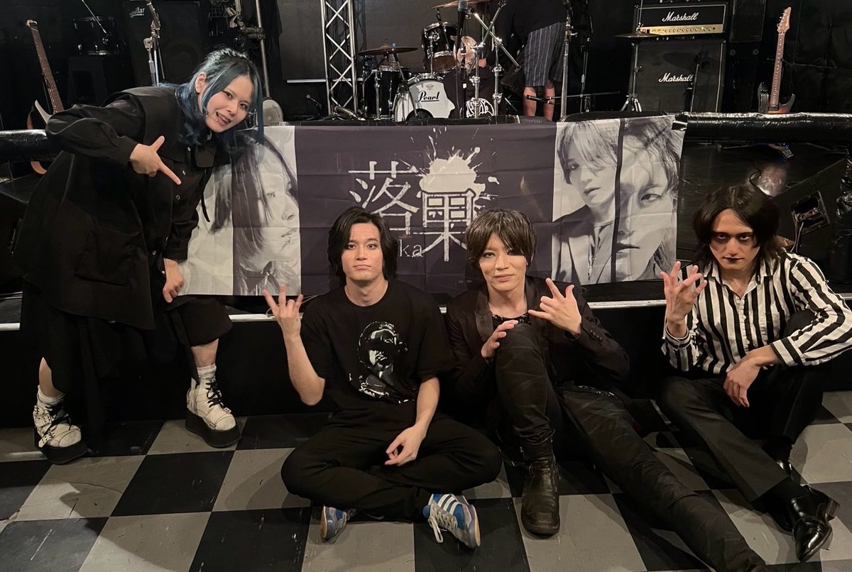 tomoro030's tweet photo. 本日は吉祥寺CRESCENDOで開催
落果1st Anniversary Live
『Birth of Eden』でした！

ご来場の皆様、配信をご覧の皆様、共演者の皆様、吉祥寺CRESCENDOの皆様、本当にありがとうございました！

一年の区切り、ライブ公演&amp;single発売できてよかった！

2年目もよろしくお願いします😉 https://t.co/P0wsX6UtIB
