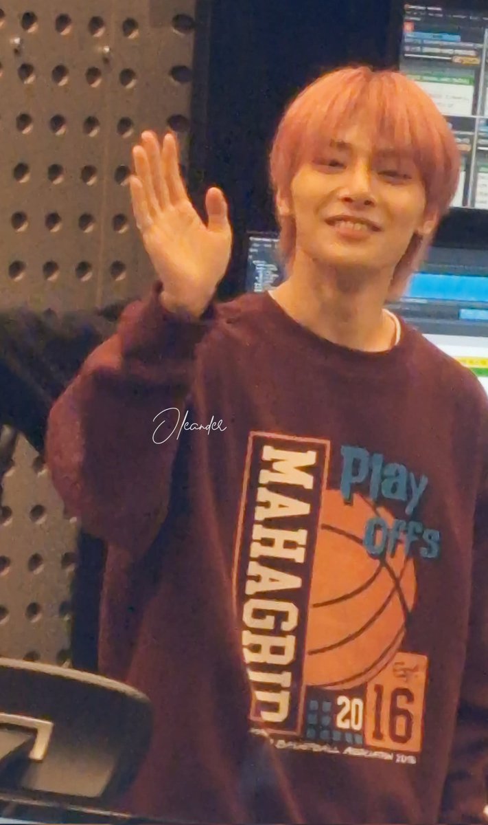 Oleander0325's tweet photo. 221012 비키라 
#스트레이키즈 #스키즈 #아이엔 #양정인  #StrayKids #I_N #skz 
#スキズ #アイエン https://t.co/qzId8Rkwjz