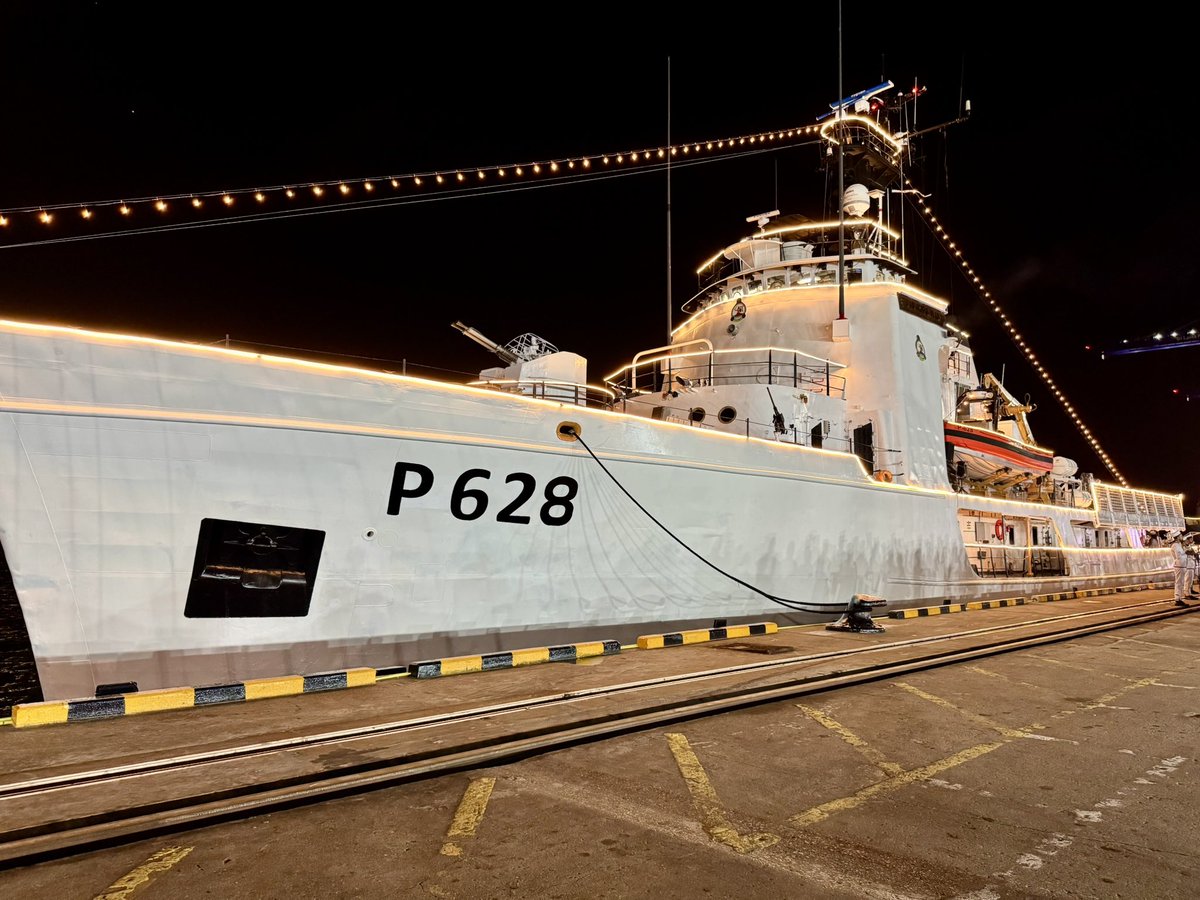 USEmbSL's tweet photo. ⚓ Congratulations on your epic voyage, SLNS Samudravijaya! 🇺🇸🇱🇰 
Following its historic voyage from Baltimore to Colombo, the former @USCoastGuard Cutter Decisive was commissioned into the @srilanka_Navy fleet as SLNS Samudravijaya, P628. Chargé d’Affaires Jayne Howell joined President @anuradisanayake to mark the commissioning of the fourth U.S. Excess Defense Article-transferred cutter to join the Sri Lanka Navy. 

The vessel will strengthen capabilities to counter drug trafficking and other illicit activity, conduct search and rescue operations, and safeguard vital Indian Ocean shipping routes. 

This transfer reflects our shared commitment to maritime security, helping keep critical sea lanes open, disrupt transnational crime, and support a safer, more secure Indo-Pacific. Congratulations to the crew on this milestone achievement! 

Read more: https://t.co/iPVkUGy3fC