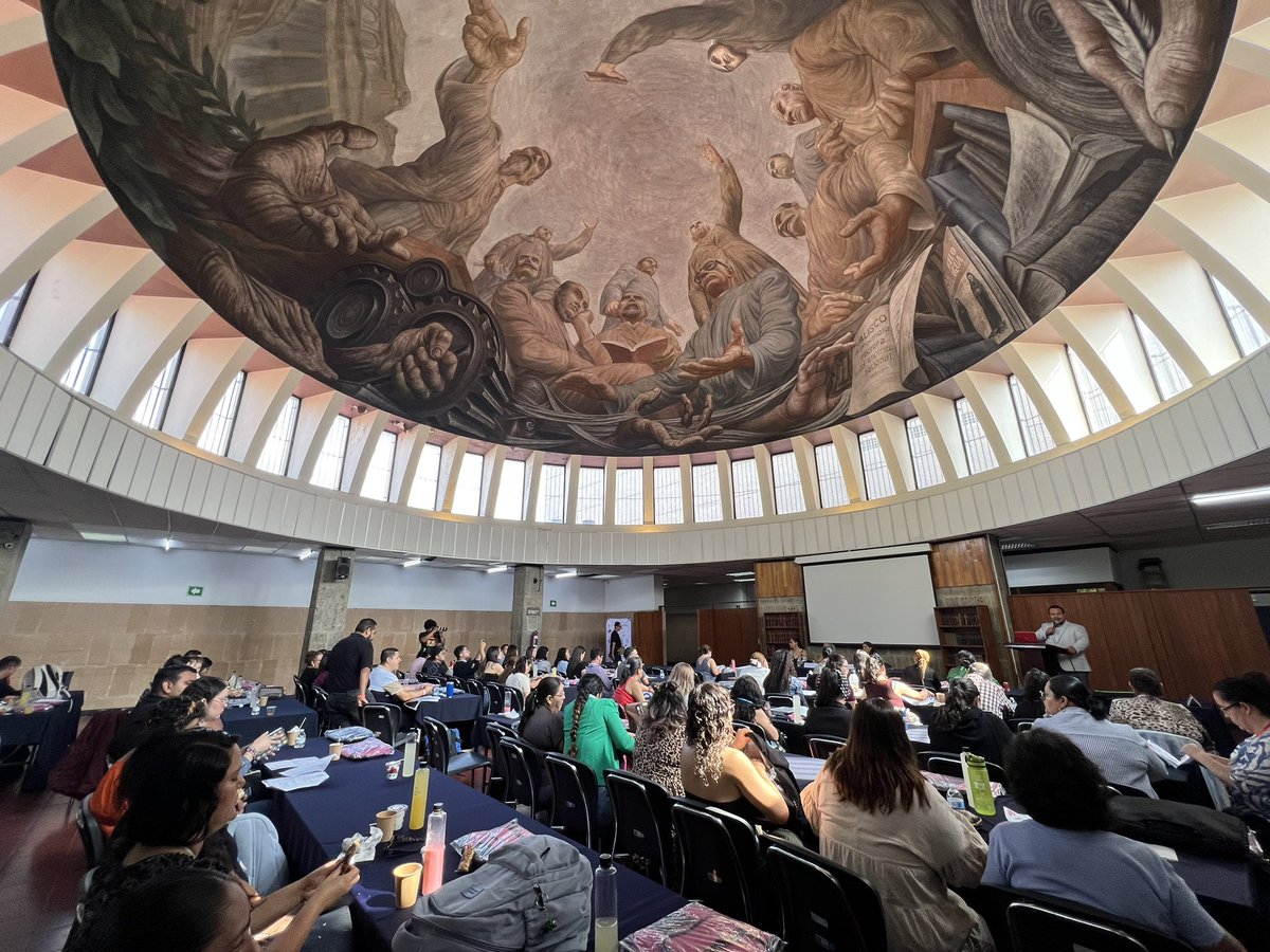 sems_udg's tweet photo. Un hermoso recinto recibe las Jornadas Bibliotecarias del SEMS, cuyo fin es la consolidación de la Red de representantes de estos espacios que son clave en las Prepas UDG. 📚
#SomosSEMS #PrepaUDG. https://t.co/dvylkjL07c