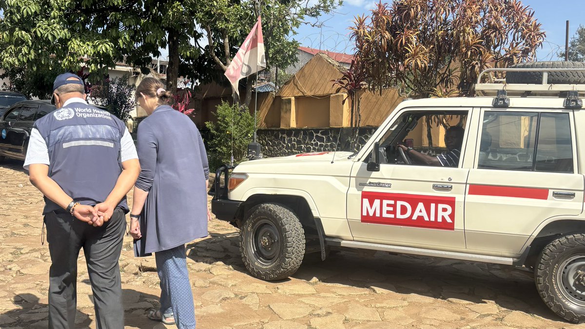 Chikwe_I's tweet photo. We never work alone

In service of the people &amp; government of #DRC, in a community-owned #Ebola response, I met w/ @WHO partners in Bunia to ensure essential health services are maintained throughout &amp; when this outbreak ends, we leave behind stronger systems than those we found https://t.co/y4ZNvFkgyh