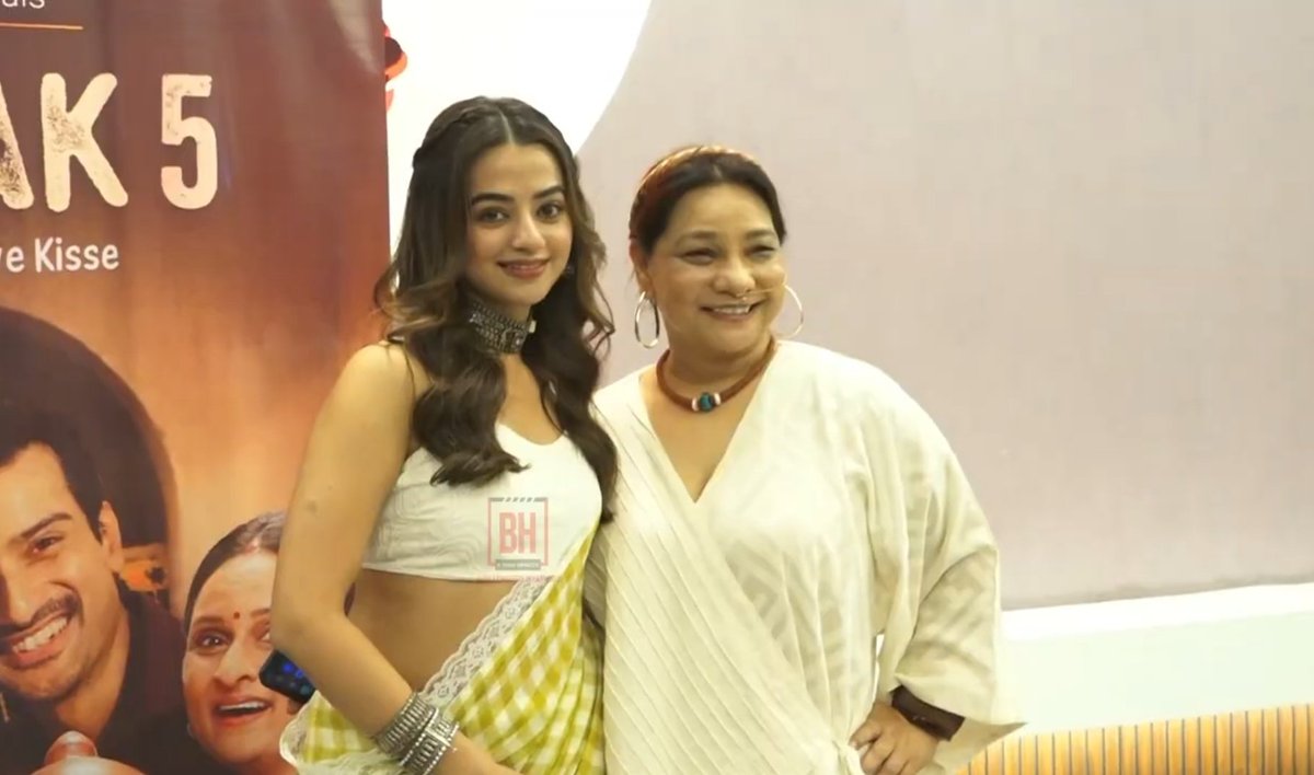 hourlyhelly's tweet photo. Gullak 5 screening night

─  #HellyShah 💌✨ https://t.co/5LXtFvpCYd