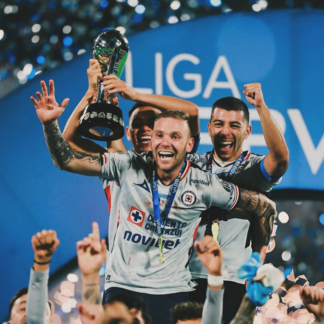 Historia_Azul's tweet photo. ¡QUE BONITO ES IRLE A CRUZ AZUL! 💙⭐️🏆 https://t.co/WsLTa9EUDw