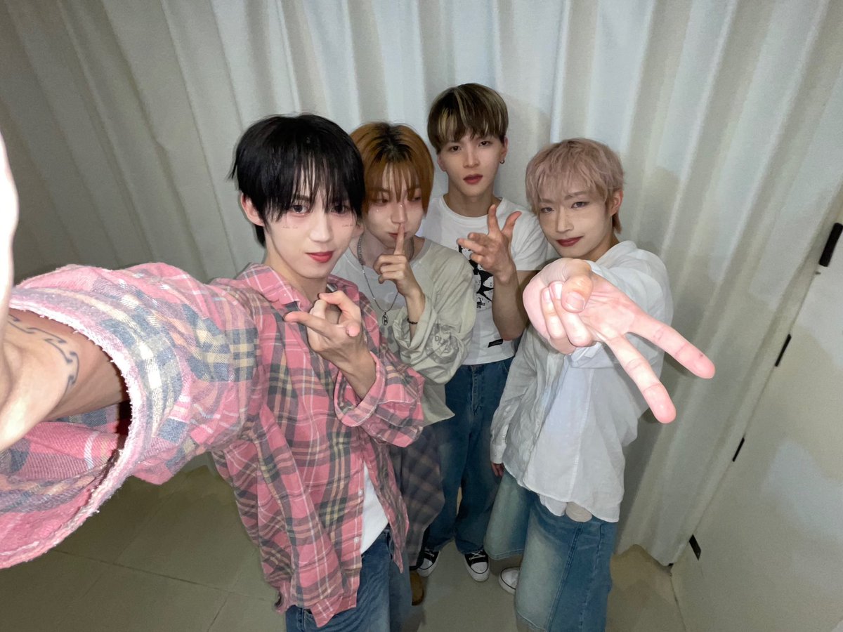 RE_LIVE_HALL_jp's tweet photo. 🦄#MYONE 🌈
@MY_ONE_OFFICIAL
5th LIVE IN JAPAN🎤
お越し頂きありがとうございました🎀
次の公演は
🗓 6月6日(土)
⏰ 1部14:00、2部18:30
📍 #RELIVEHALL
💰当日券¥4500
✨初めての方は無料&チラシ1枚に団体サイン✨
🪧公演の90分前にPRを行います
🎫予約チケット🎫
https://t.co/yl5HH6Tcfw https://t.co/1yR59o06eX