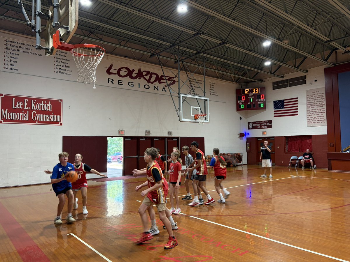 OLOLRedRaiders's tweet photo. CAMP CONCLUDES! 🏀

Thank you to the 45 campers who came out and made this year’s Youth Basketball Camp at Lourdes this week another success ⛹️‍♂️

Also, a special thank you to Coach Klembara for organizing the event along with the other coaches and boys and girls basketball players https://t.co/EaMFcwTauJ