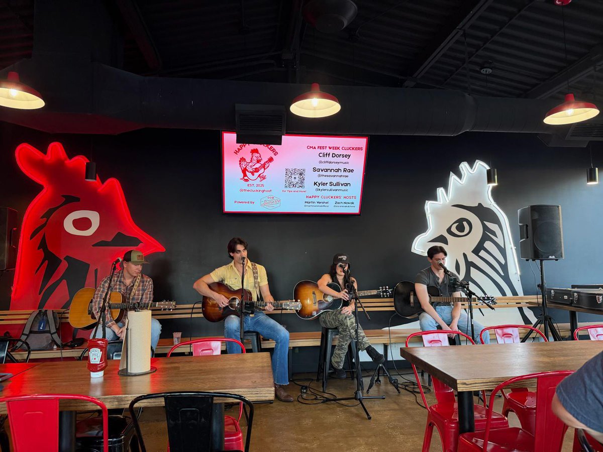 StreamDraperTV's tweet photo. Enjoying @HattieBs and soaking in the Nashville energy with Cliff Dorsey, Savannah Rae and Kyler Sullivan https://t.co/k05ymWwffM