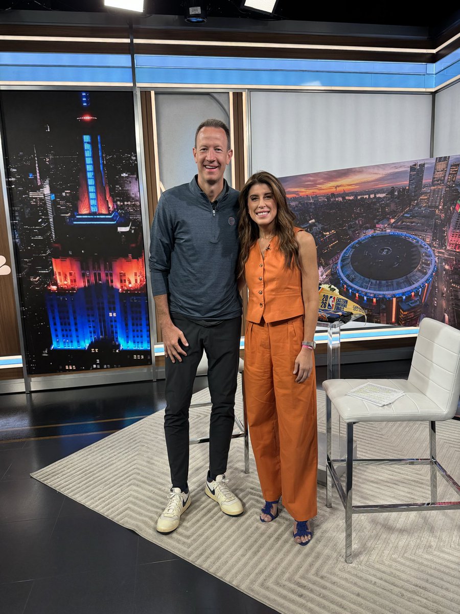 stevenovak16's tweet photo. Good morning New York! Post game shows and morning shows… #SleepInJuly 
@LaurenScala @SusanSarandon @TodayinNewYork @WNBC https://t.co/Nud8fCfney