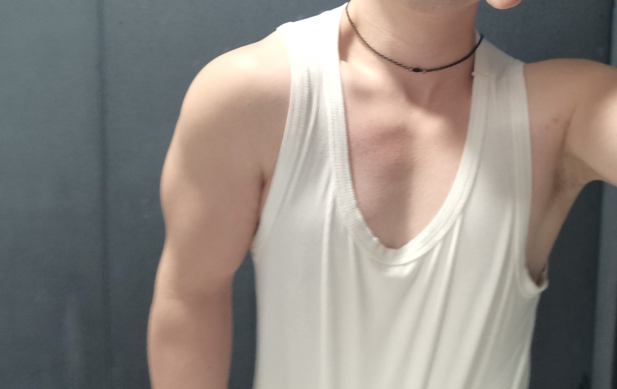GiveMeAClinch's tweet photo. P1感觉把自己拍的太瘦了实际上是肉壮的
#西安鸟洞 #西安 #无套后入 #无套内射 #打桩机 #贵阳鸟洞 https://t.co/5BCUy43d9B