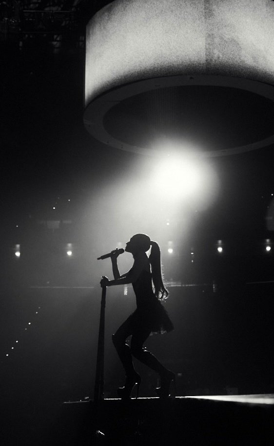 AGrande_ARG's tweet photo. 🚨ARIANA GRANDEEE https://t.co/ee3KxGxUKn