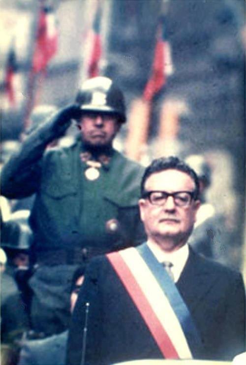 nacional_memes's tweet photo. EL CENTRO NOS TRAICIONÓ  🐷

A veces el traidor está mas cerca de lo que crees https://t.co/aGKMCnmwN2