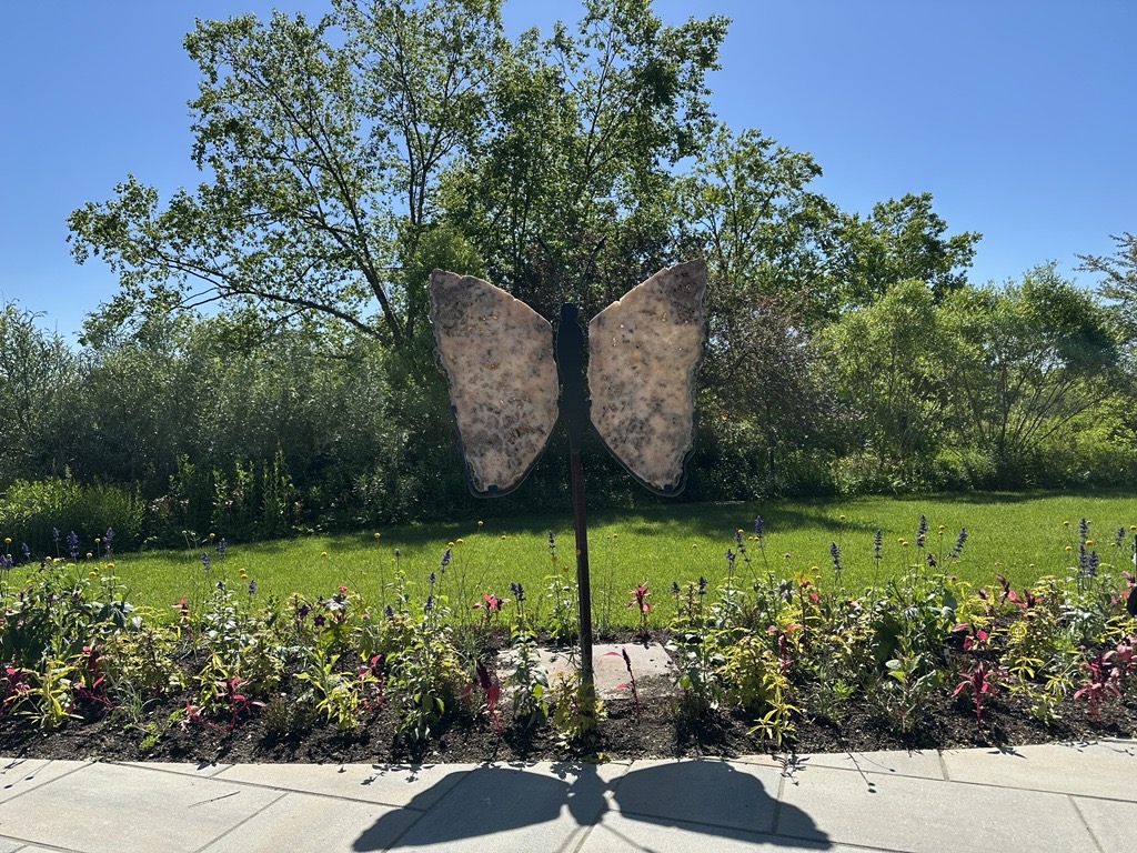 AARPMA's tweet photo. It was a beautiful day full of lots of sunshine at @NewEnglandBG!

We had a wonderful time seeing all the scenery, thanks to those who spent the day with us!

More AARP Days are coming later this summer: https://t.co/XMm9iT4IFc https://t.co/mfkACwohBB