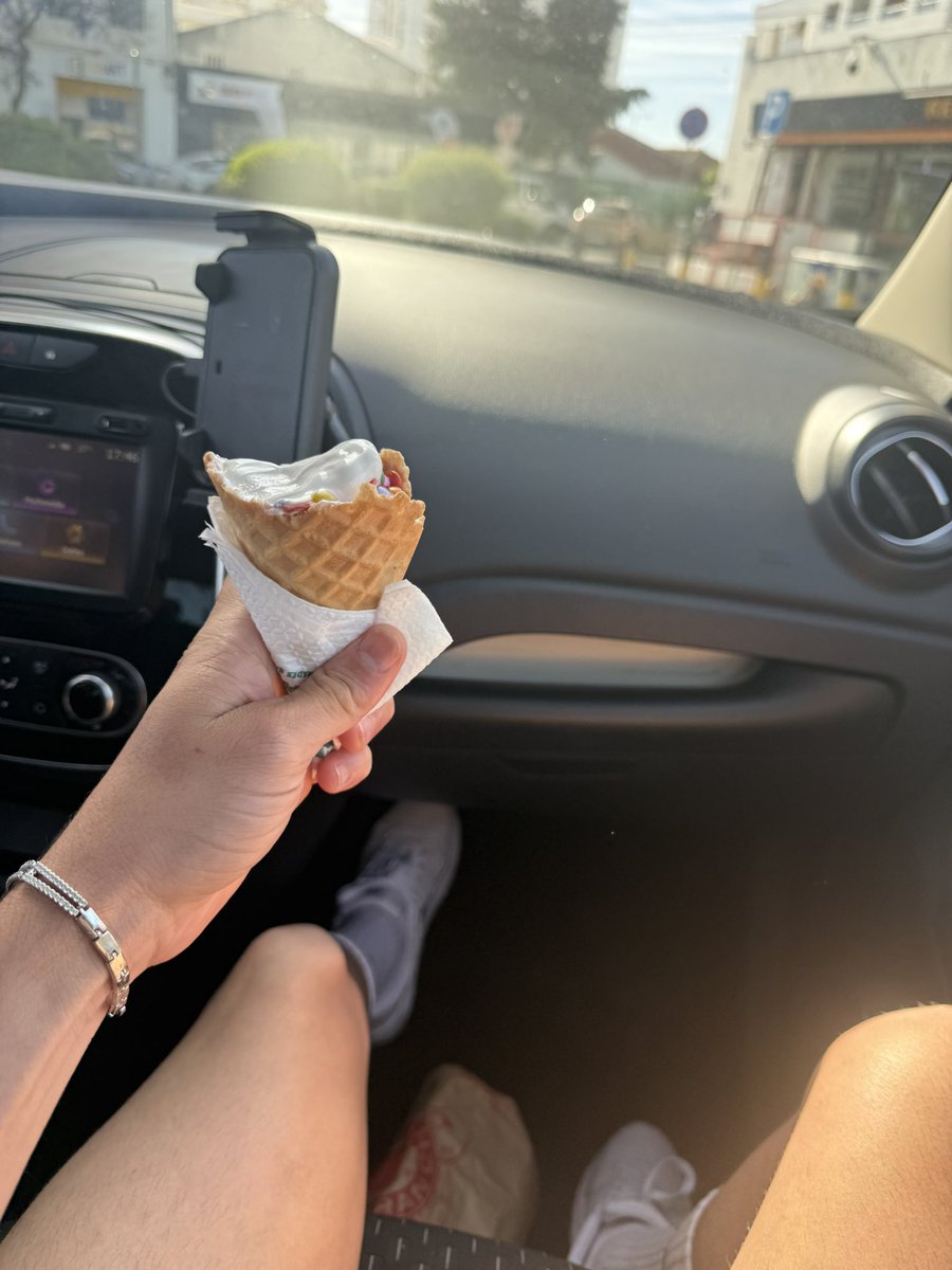 androm76's tweet photo. @ErrorGramatica Helado https://t.co/2sX0MvuAH0