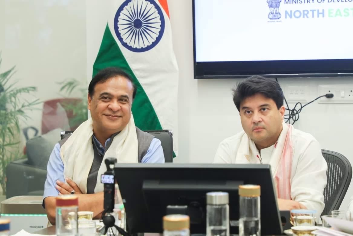 cmpatowary's tweet photo. Hon’ble CM Dr. @himantabiswa dangoriya attended the unveiling of Mission Senehjori in the presence of Hon’ble Union Minister Shri @JM_Scindia Ji. Under the visionary guidance of Hon’ble Prime Minister Shri @narendramodi Ji, the Mission aims to take Assam’s iconic Muga silk to the global stage.

With an outlay of ₹400 crore, it seeks to transform the Muga sector by 2028 into a globally recognised luxury value chain, empowering artisans and strengthening Assam’s heritage economy.