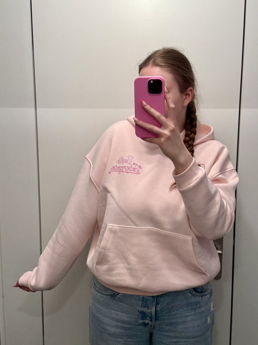 BabyPrincessLou's tweet photo. So we can all agree that this is the cutest hoodie ever right?

#agere #ageregression #barbie #barbiefairytopia #bibble #pink #pinkaesthetic https://t.co/59gkGUq95N