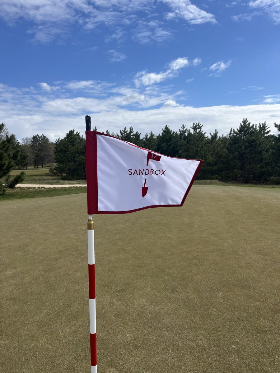 PushCartEnjoyer's tweet photo. @Weatherhack Enjoy your Wisconsin golf tour. Sandbox is such a fun few hours. Never thought I could enjoy a chip and putt par 3 as much as I did the morning I played sandbox https://t.co/yGzmGaPwrU