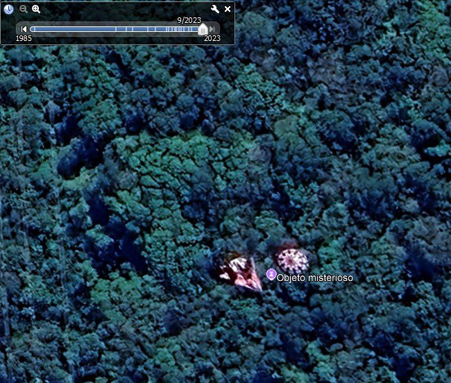 amacisas's tweet photo. @Pamvetpam @Metropoles Olhando no app do Google earth o “objeto”  apareceu entre 07/2021 e 09/2023. Mas realmente parece um balão… https://t.co/PUIurafDKw