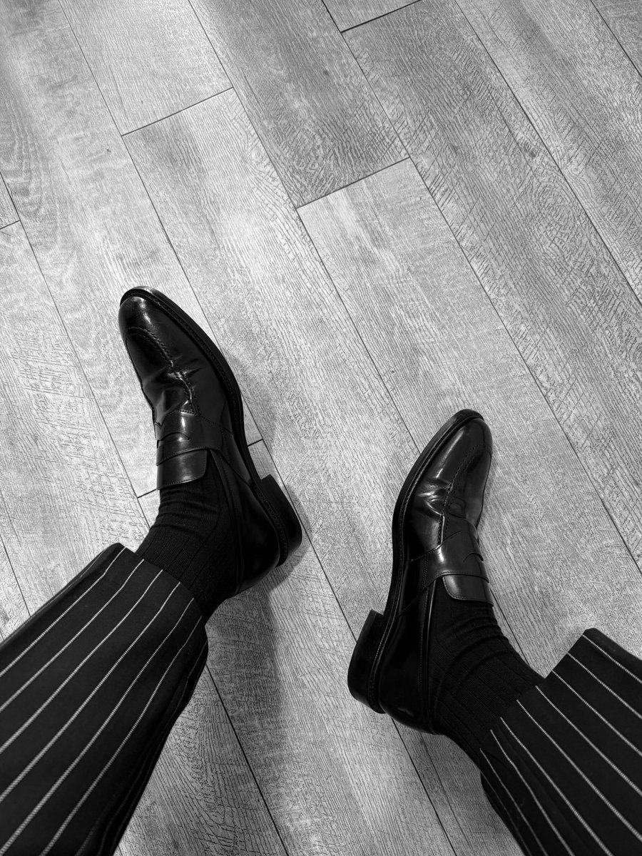 suiteddaily's tweet photo. Trajeado stile italiano 🚬 https://t.co/aN8Uigq1cC