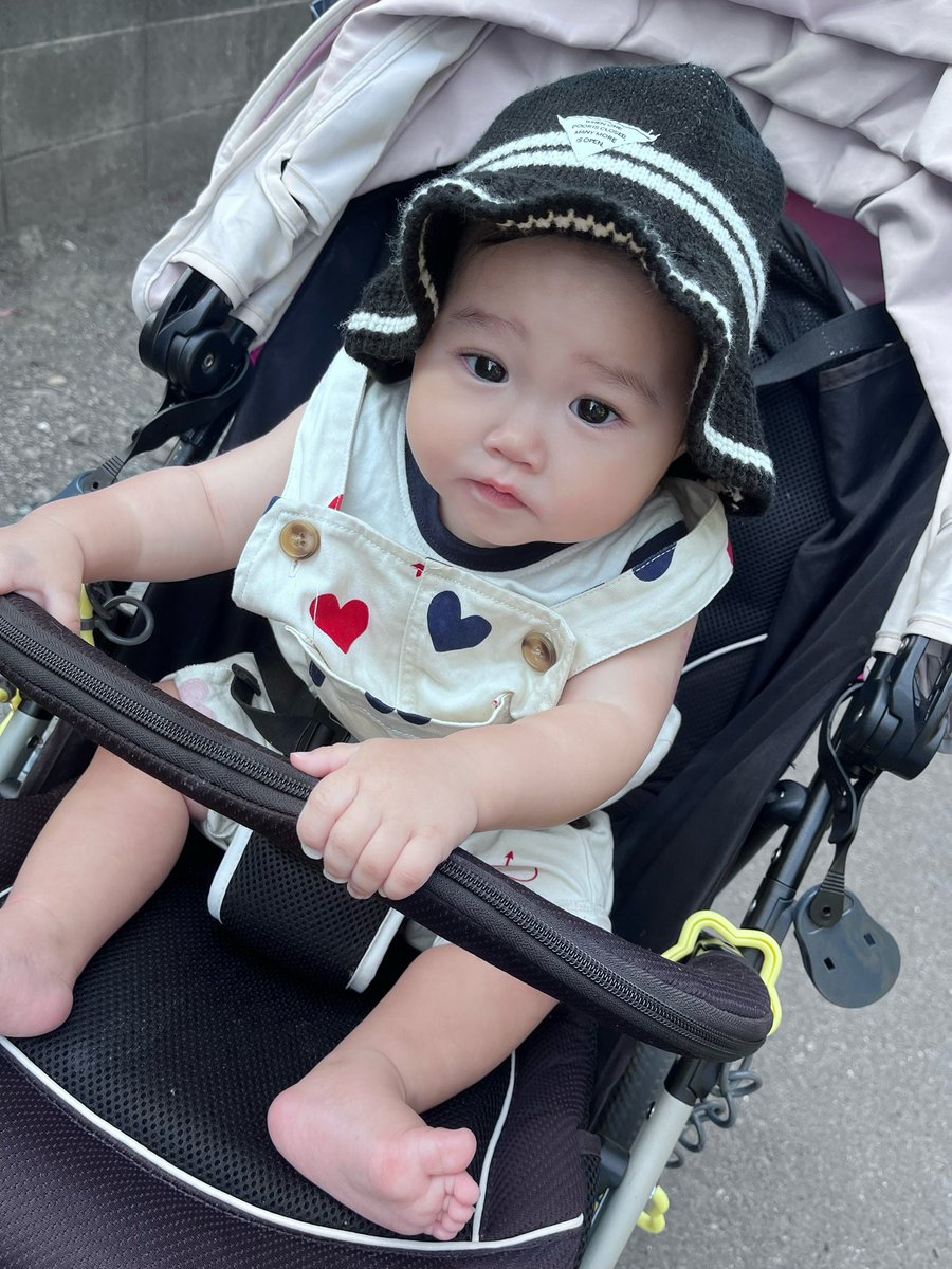 mcmcluv's tweet photo. 2か月も咳と鼻水がずーーっと止まらない息子。
週1で発熱。
そしてなぜか最近夜泣きするようになってしまいました…
保育園の洗礼長すぎる… https://t.co/oa36l28vr4