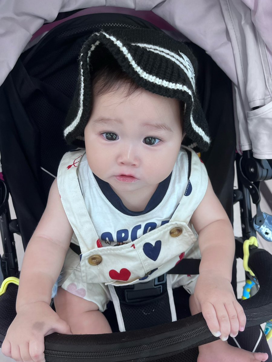 mcmcluv's tweet photo. 2か月も咳と鼻水がずーーっと止まらない息子。
週1で発熱。
そしてなぜか最近夜泣きするようになってしまいました…
保育園の洗礼長すぎる… https://t.co/oa36l28vr4