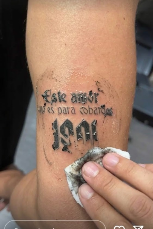 becomecsm's tweet photo. Era un tatuaje temporal? 🙀 https://t.co/lLYN234Lma