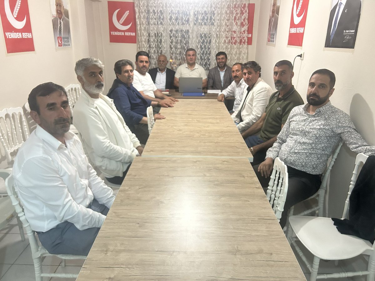 Yenidenrefahbin's tweet photo. Bingöl 📍

İl Başkanımız Mali Müşavir Sn. Cihat Hatısaru Başkanlığında Haftalık İl Toplantımızı Gerçekleştirdik. Alınan Kararların Hayırlara vesile olmasını dileriz. https://t.co/b3s5cfqRod