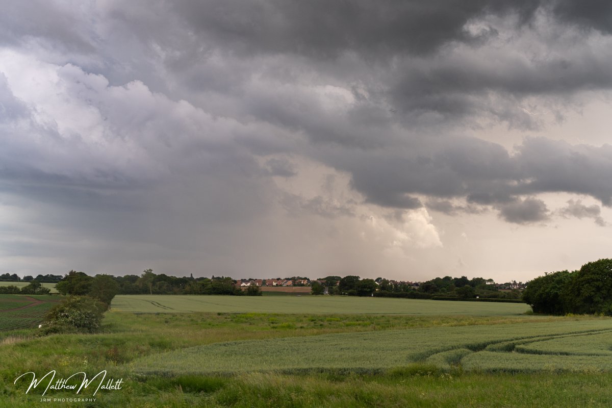 1936matt's tweet photo. @_BoltHunter As promised my first lighting captures of the year at Beaumont in England this afternoon using the Bolthunter. From a decent bolt to the finest of finest slithers in the sky it did a great job. Some of the lightning was 18 miles away. Really impressed https://t.co/tWAa5B8KPe