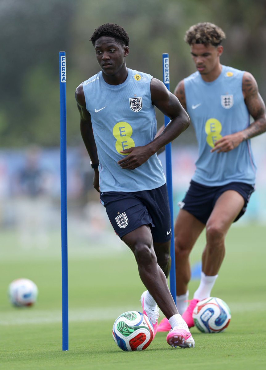 Allkobbie's tweet photo. Kobbie Mainoo training with England ahead of WC26 ❤️ #england #FIFAWorldCup2026 https://t.co/FVoRATvmrp