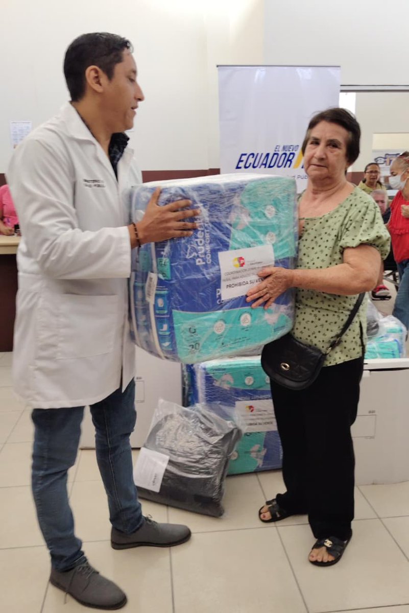 DPS_LosRios's tweet photo. #LosRíos |En Quevedo realizó la entrega de ayudas técnicas a personas con discapacidad, el objetivo fortalecer su movilidad, autonomía y calidad de vida. Esta acción reafirma el compromiso de acercar servicios y beneficios, promoviendo la inclusión y el bienestar de la población. https://t.co/oXfADMykTH