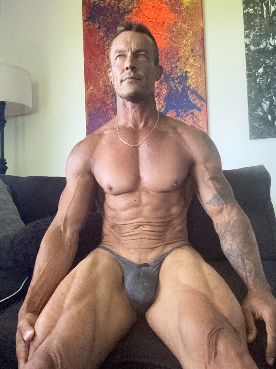 reesebattleXXX's tweet photo. Tuesday Trainwreck https://t.co/kUCTdzT3Pt