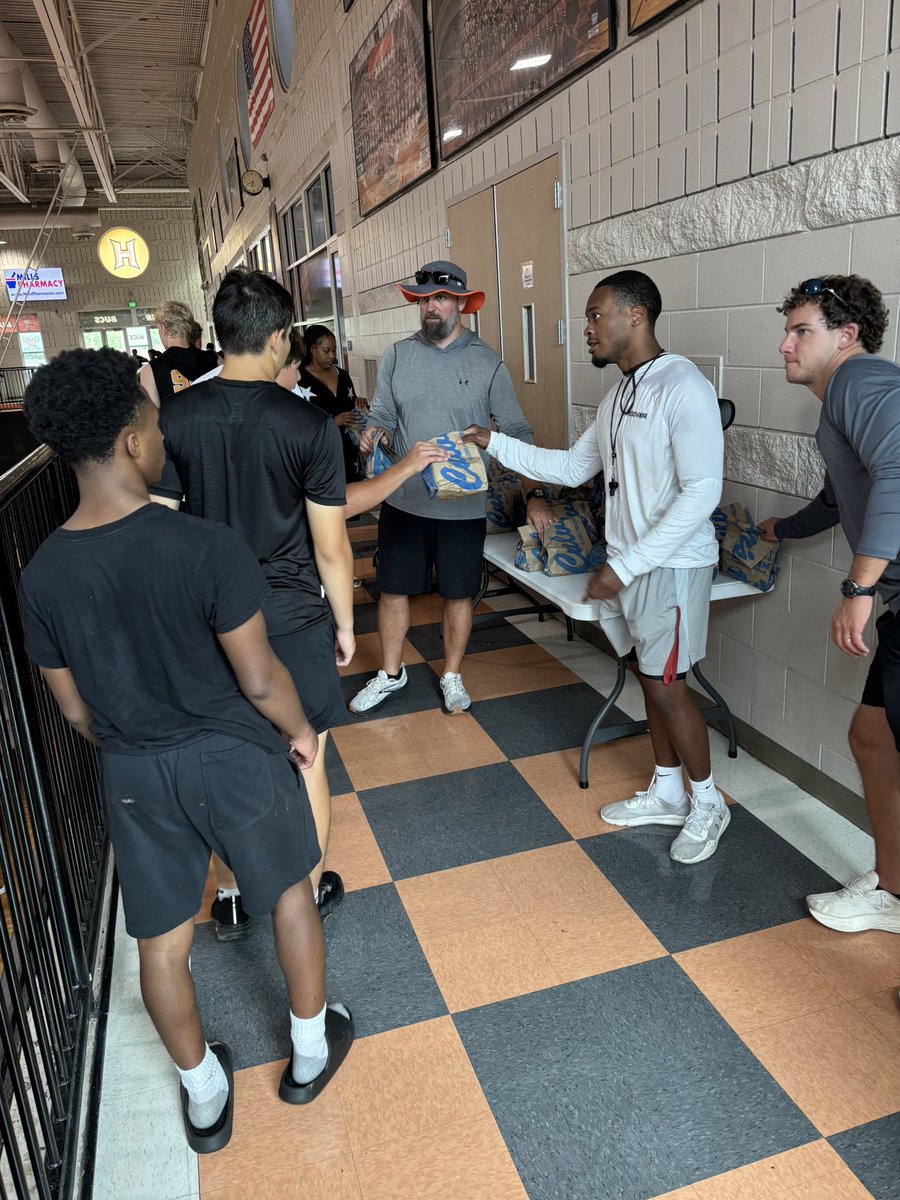 BucsFootball's tweet photo. Thank you @culvers  for fueling the Bucs today! You are appreciated! 

Buc fans support one of our favorite restaurants and grab a meal today! https://t.co/swQUJTifcK