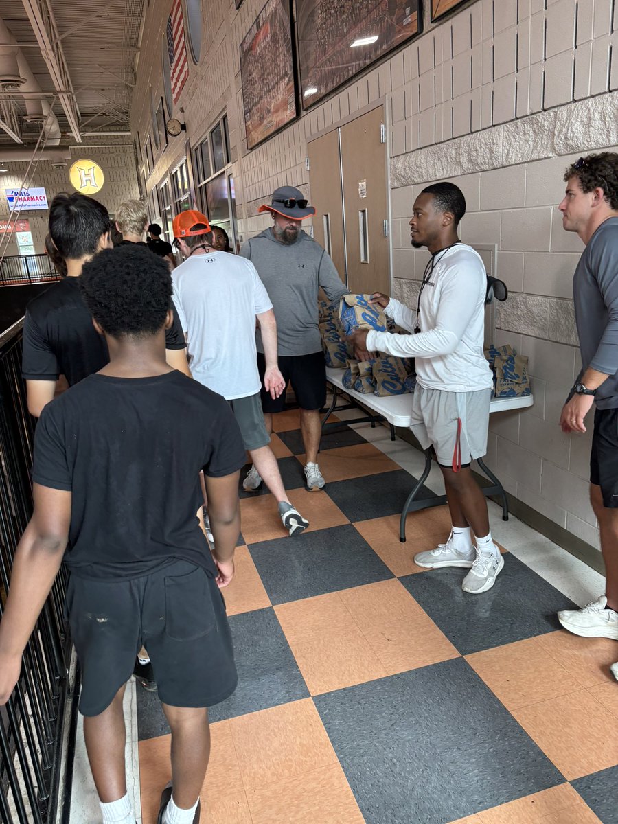 BucsFootball's tweet photo. Thank you @culvers  for fueling the Bucs today! You are appreciated! 

Buc fans support one of our favorite restaurants and grab a meal today! https://t.co/swQUJTifcK