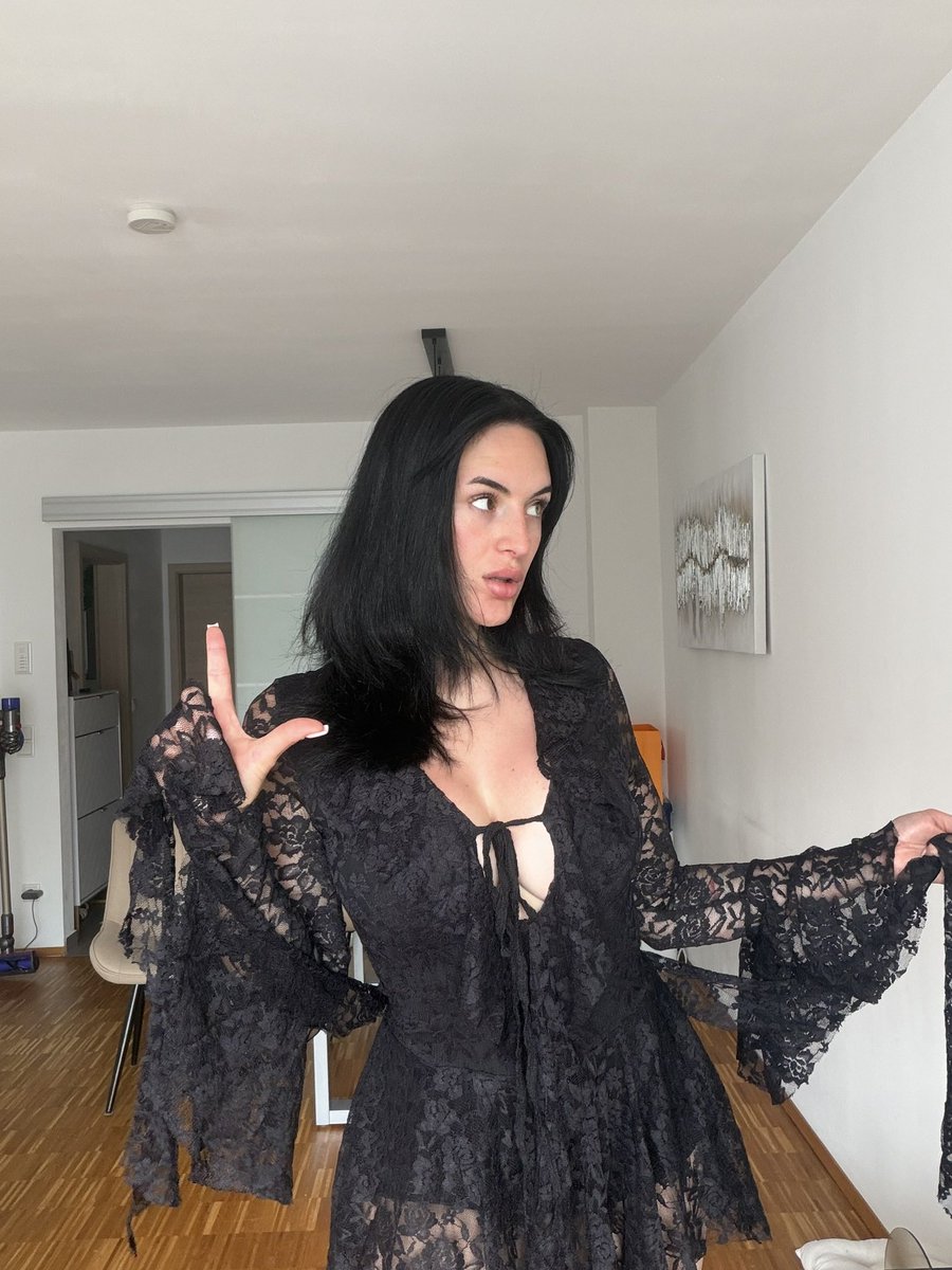 xgoddessem's tweet photo. hot, hotter, Em👸🏻
Senden. Warum? Weil ich’s sage.🫵🏻

#findom #moneydom #finsub #zahlsklave https://t.co/sxGvJ84c7N