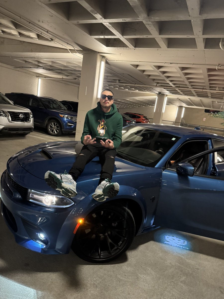 23xCaleb's tweet photo. 6.4 Hemi 🐝 3.0 Whipple SuperCharger 🐺 1of1 💙 #widebodykit https://t.co/kZcYKdt7Nn