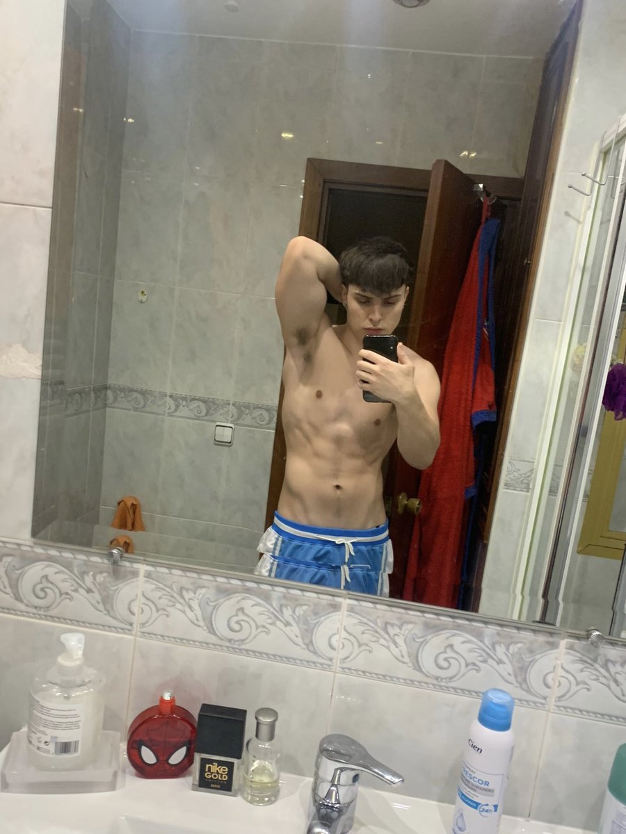 leocarusos's tweet photo. Si, huelo a spiderman https://t.co/ieGHineCEQ