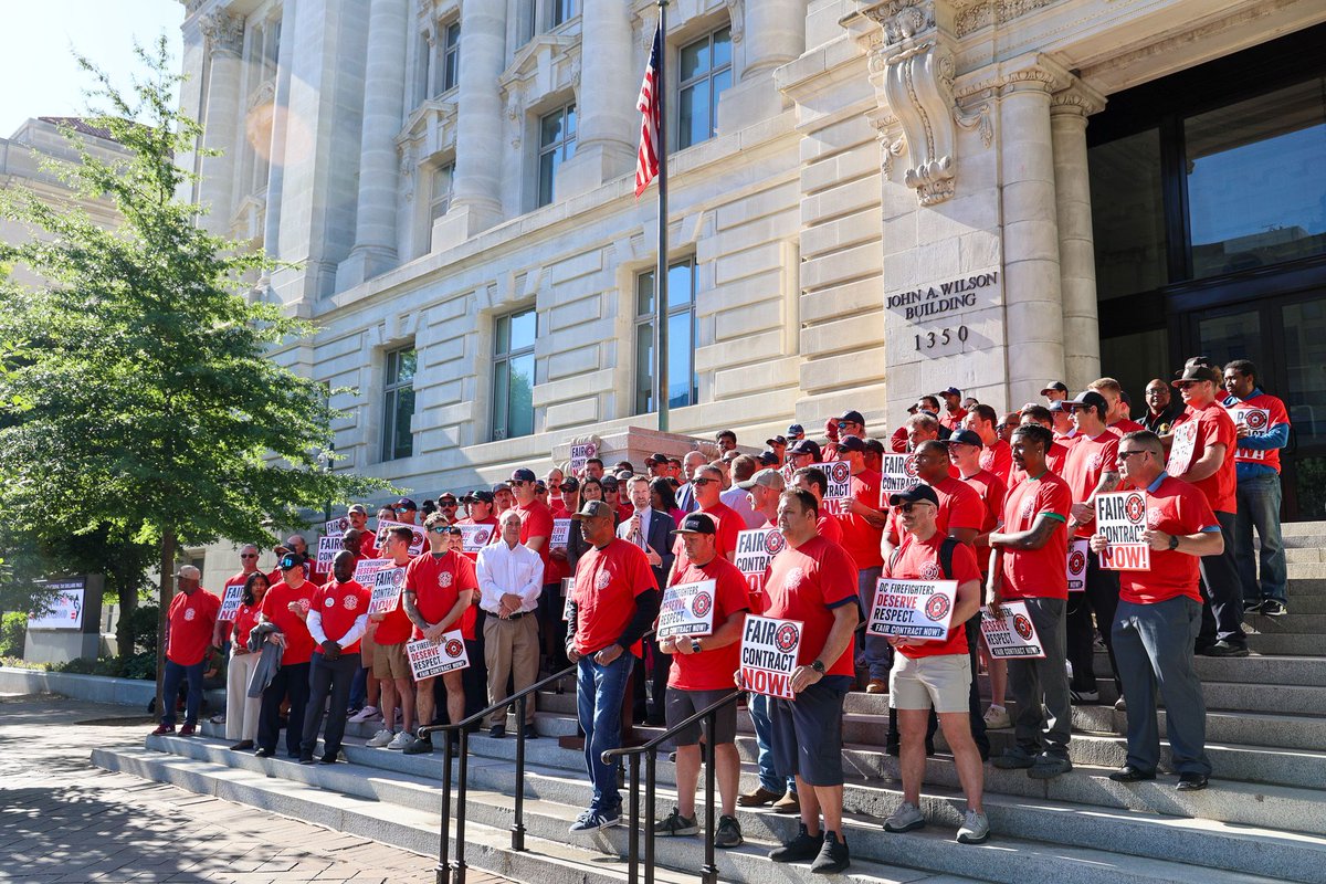 CMCharlesAllen's tweet photo. This morning, @charlesallen stood with firefighters who put their lives on the line every day for DC residents, workers, and visitors. They deserve fair pay for that sacrifice and the ability to afford to live in the city they serve. This budget must meet that obligation. https://t.co/Fh6Sv07CUH