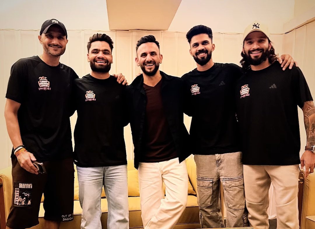 TVFP2's tweet photo. Rutu Back With 2021 IPL Haircut 💛🥵 https://t.co/LlCCieZ7u9