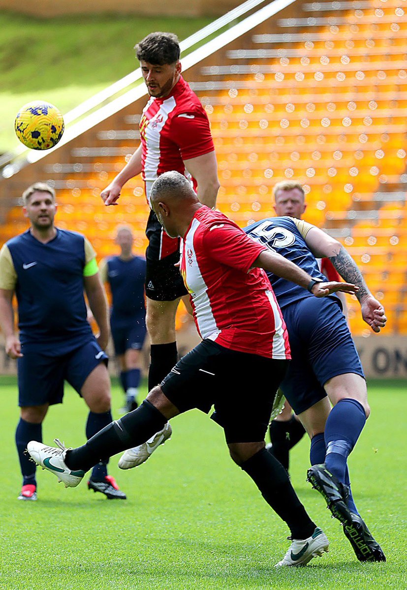 DaanWeaver's tweet photo. Best centre half seen down the Molineux this season https://t.co/Hxqw9ZSujQ