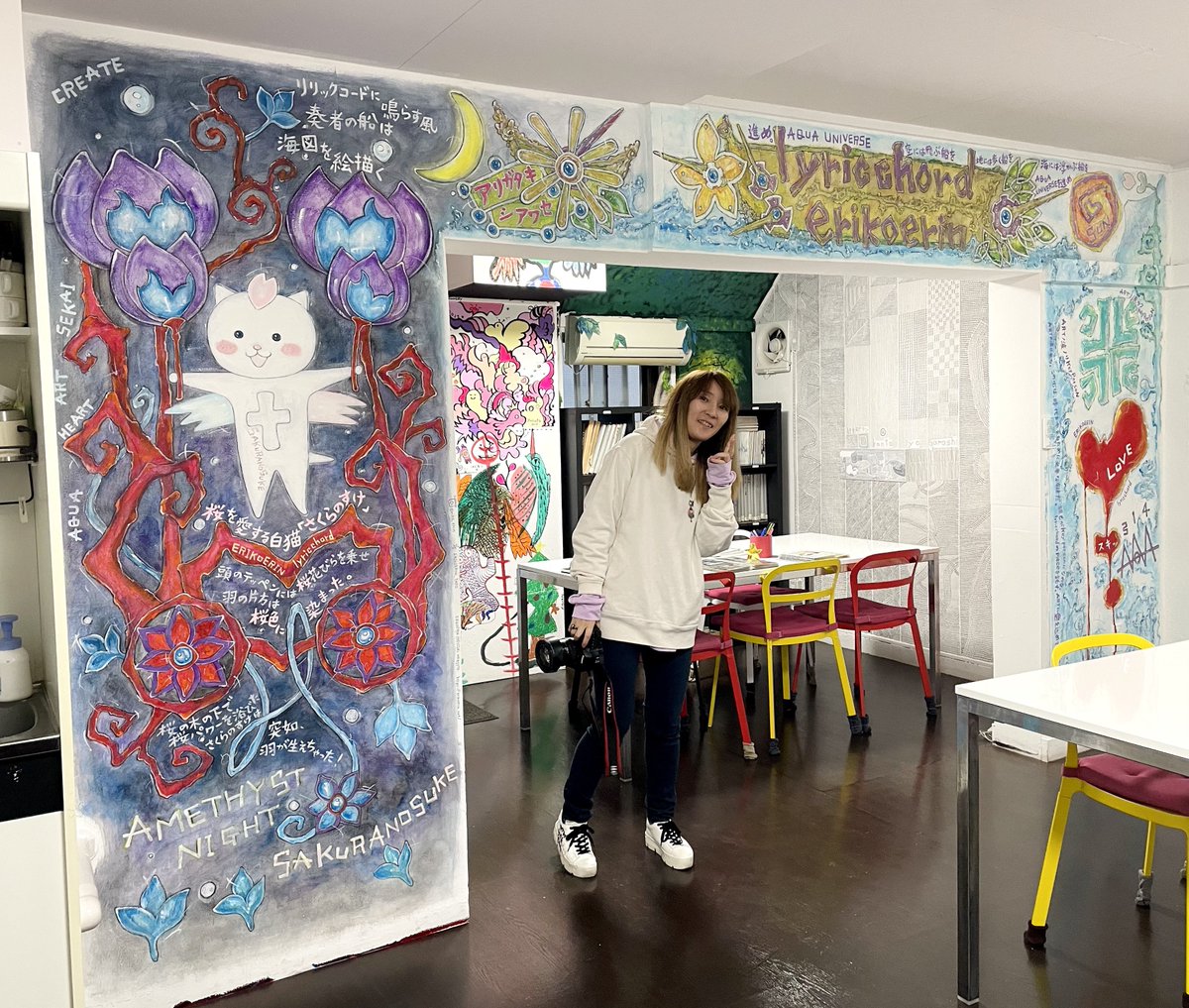 ERIKOERIN_INFO's tweet photo. #壁画 作者 #ERIKOERIN #総合芸術家 爆誕!
#ERIKOERINARTWORK #ウォールペイント
#デザインフェスタギャラリー #SPACE4
🦉#乗り物は的確に現れる! https://t.co/mn8HrZjuvA