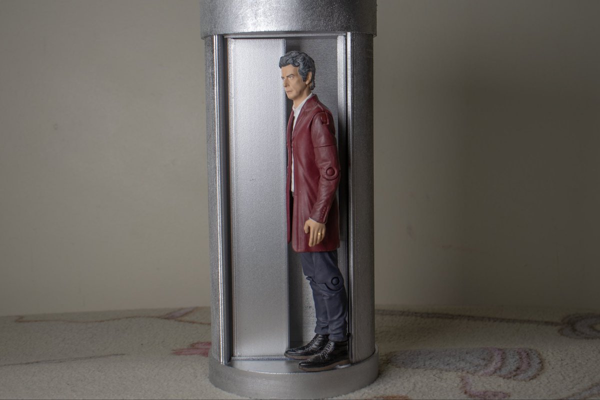 customates's tweet photo. Apologies for us being away for so long the 2023 console is taking time to get right but in the meantime we wanted to release our 5.5 inch scale TT capsule based on Hell Bent with our own door mechanism! There are 20 available in the first wave! https://t.co/heg1pdTFRR https://t.co/XSUlRvukz5